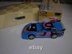 ADC 1/24 Billy Drake 2004 Outlaw #9 Mastersbilt Late Model Dirt Car D204G053