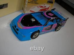 ADC 1/24 Billy Drake 2004 Outlaw #9 Mastersbilt Late Model Dirt Car D204G053