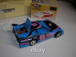 ADC 1/24 Billy Drake 2004 Outlaw #9 Mastersbilt Late Model Dirt Car D204G053